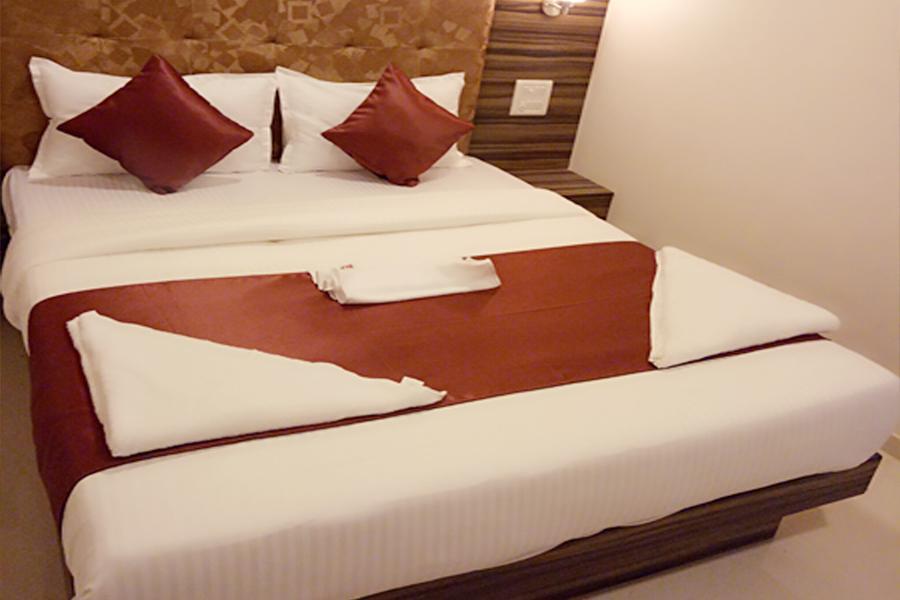 Flagship 83490 Hotel Bently Palace มุมไบ ภายนอก รูปภาพ
