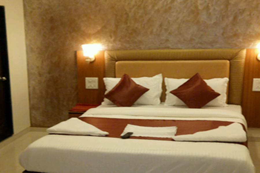Flagship 83490 Hotel Bently Palace มุมไบ ภายนอก รูปภาพ
